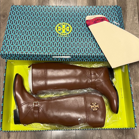 🔥🔥🔥❣️Tory Burch – Adeline Boot/ALMOND / 7.5